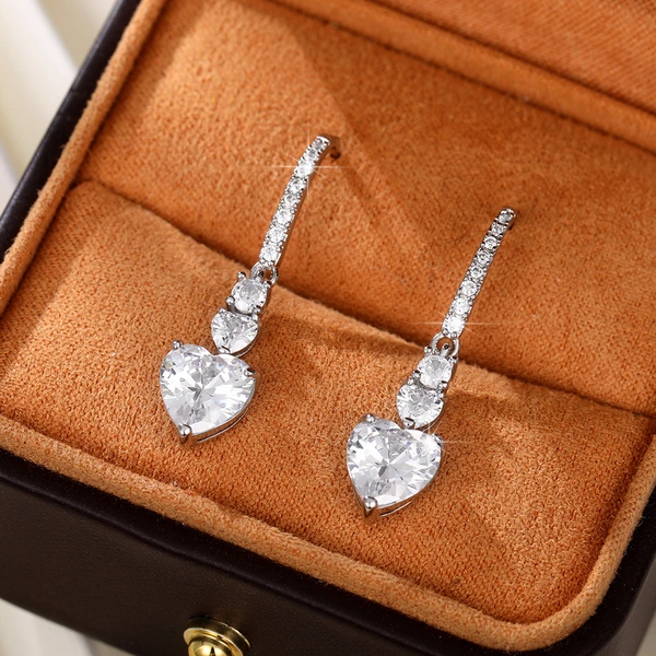 Hot selling heart-shaped jewelry set copper plated white gold zircon heart earrings exquisite love pendant for women