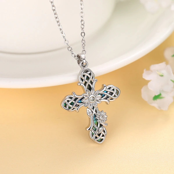   Wholesale special-shaped texture necklace cross design texture necklace literary retro British style