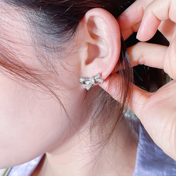 Light luxury bow earrings niche design fashion personality earrings temperament high-end business earrings