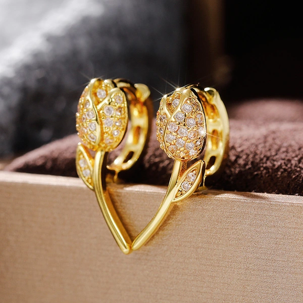 European and American INS style fashion design micro-inlaid diamond earrings for women retro metal gold-plated rose earrings