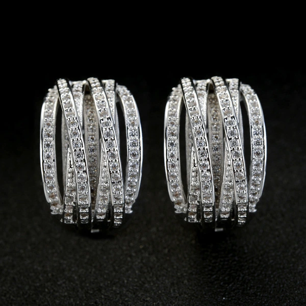 Geometric line earrings for women, multi-layer cross-studded diamond earrings, fashionable design, trendy earrings