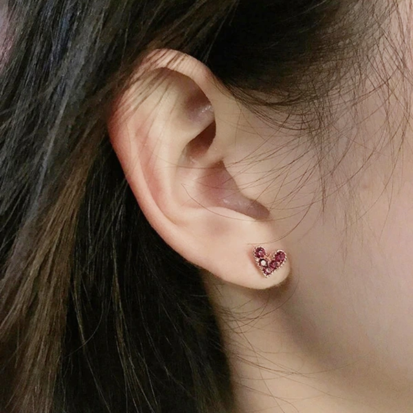 Heart-shaped earrings, mini ear bone studs for women, free to take off when sleeping, versatile and suitable for short hair, small earrings for women, wholesale