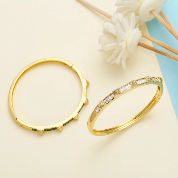 Copper plated 18K gold rivet bracelet women's fashion micro-inlaid colored zircon open bracelet personality bracelet wholesale bra23