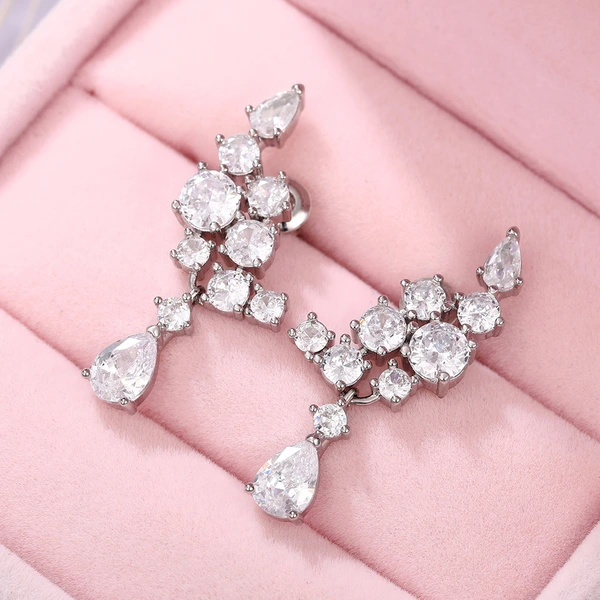 Korean fashion hot selling earrings with diamonds and popular leaf tassel earrings, leaf shaped teardrop earrings wholesale
