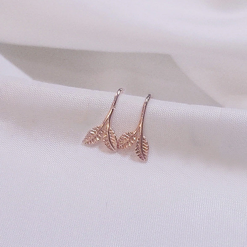 Forest style literary leaf earrings small fresh temperament sprouting young leaf ear hook Korean personality student ear clip