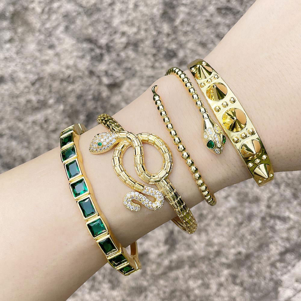 Clearance European and American light luxury high-end snake bracelet niche design personality exaggerated hip-hop willow nail bracelet brg45