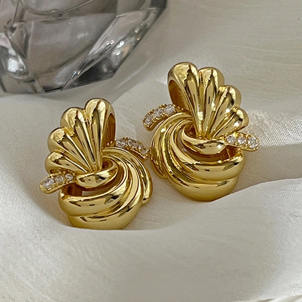 New style earrings simple metallic geometric knotted earrings European and American fashion temperament cold earrings