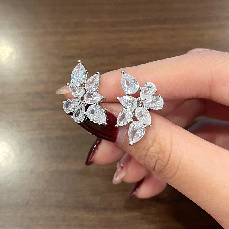 European and American high-quality leaf earrings 3A zircon all-match geometric leaf earrings for women manufacturers spot wholesale