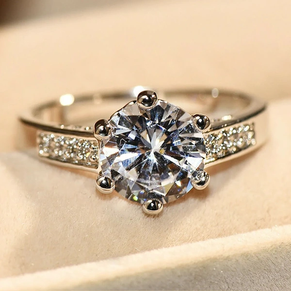  Micro-inlaid couple wedding proposal wedding ring European and American style royal classic imitation diamond ring fashionable six-claw ring