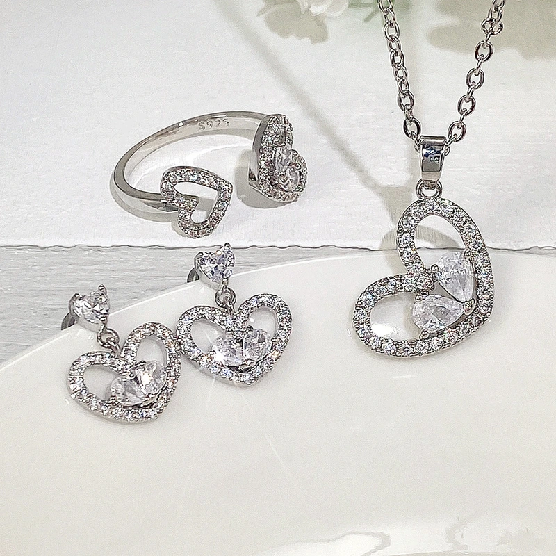 2021 New Arrival Heart Diamond Heart Necklace Set All-match Personalized Heart-shaped Earrings Three-piece Set
