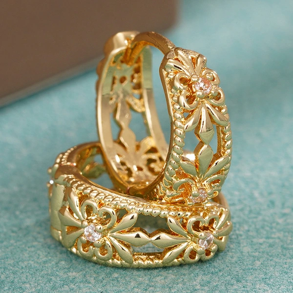 Korean style gentle style earrings for women metal hollow flower Chrome Heart accessories French hot selling jewelry