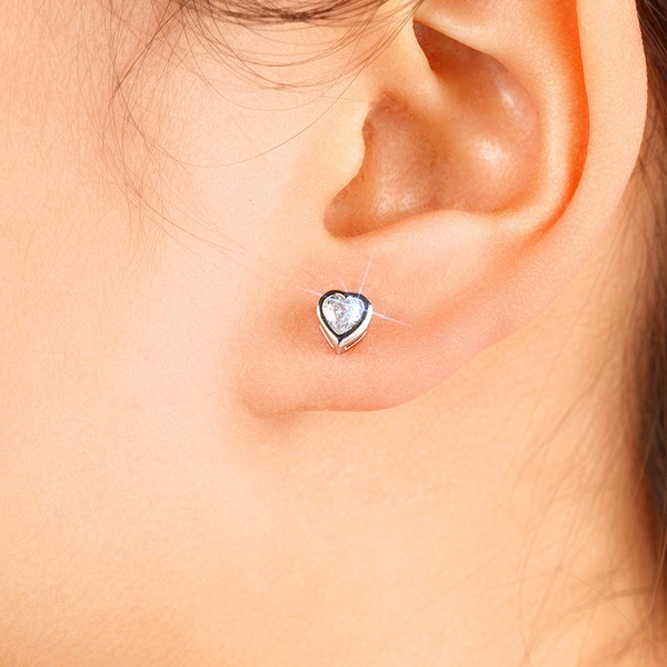 Cao factory wholesale attendance colorful love earrings exquisite small sweet peach heart design fashionable daily style