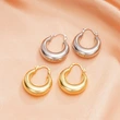 Fashionable and stylish earrings for women with French temperament. High-end popular online celebrity style.