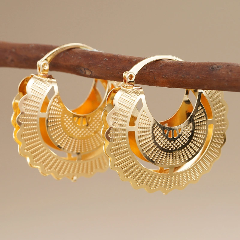 Korean style gentle hollow design earrings ladies ethnic style earrings Middle Eastern fashion floral hot selling accessories