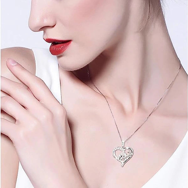   Hot selling heart-shaped necklace, fashionable and elegant elephant sweater chain, beautiful and elegant English female necklace