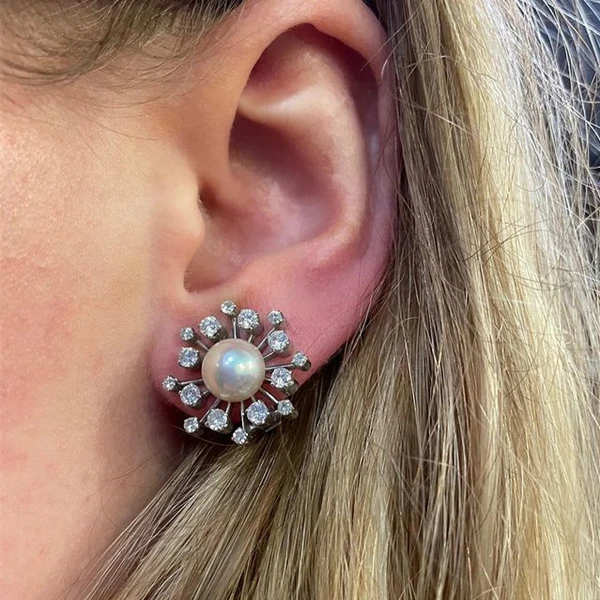 Internet celebrity same style imitation pearl earrings zircon snowflake earrings ladies small fresh pearl earrings