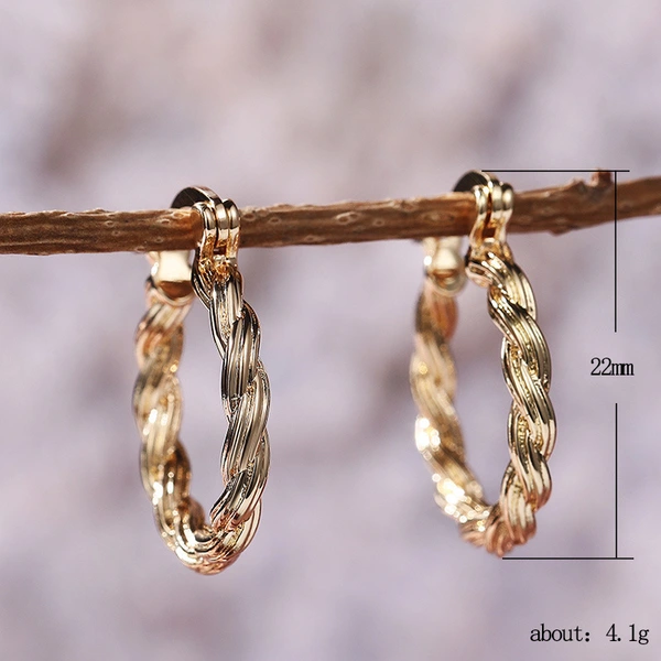  French retro cool style twist earrings simple metal ladies earrings versatile temperament fashion earrings