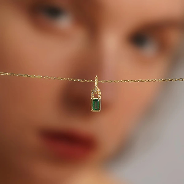   Hot selling elegant and exquisite necklace for women, light luxury style, lady's evening dress accessories, geometric square necklace