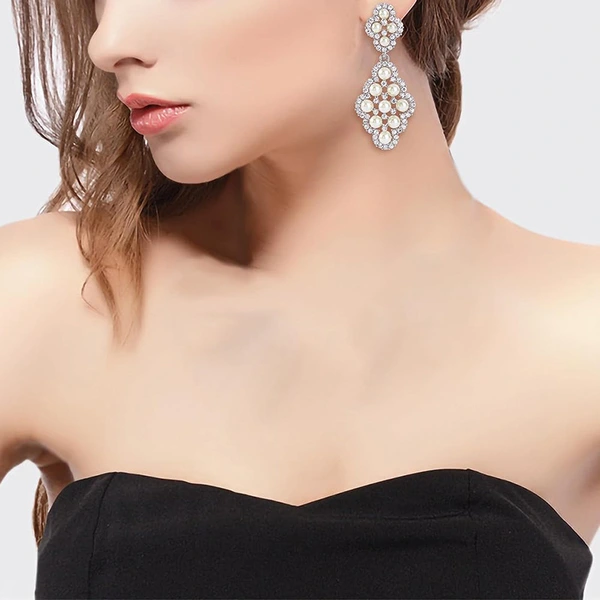 Manufacturer's hot selling Baroque earrings for women, bridal style, high-end dress accessories, personalized ladies' popular style