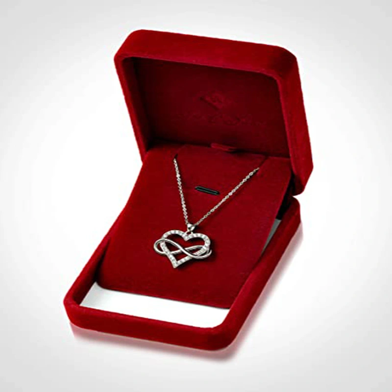 New Japanese and Korean clavicle chain fashion simple commuter Valentine's Day gift love zircon pendant necklace female
