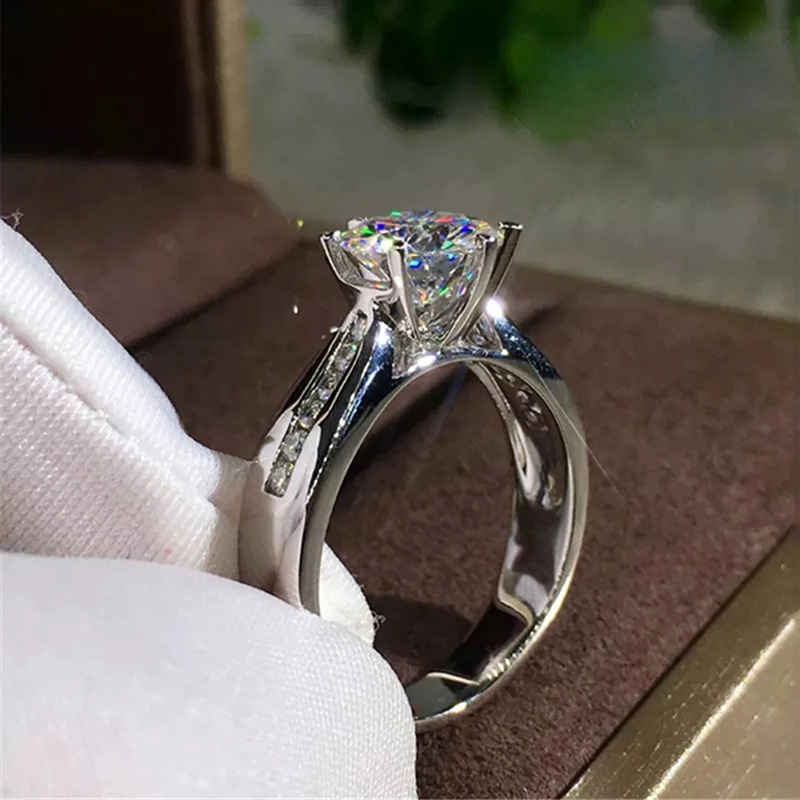  Classic elegant fashion ring for women inlaid with zircon shiny ring engagement wedding popular hot style single ring