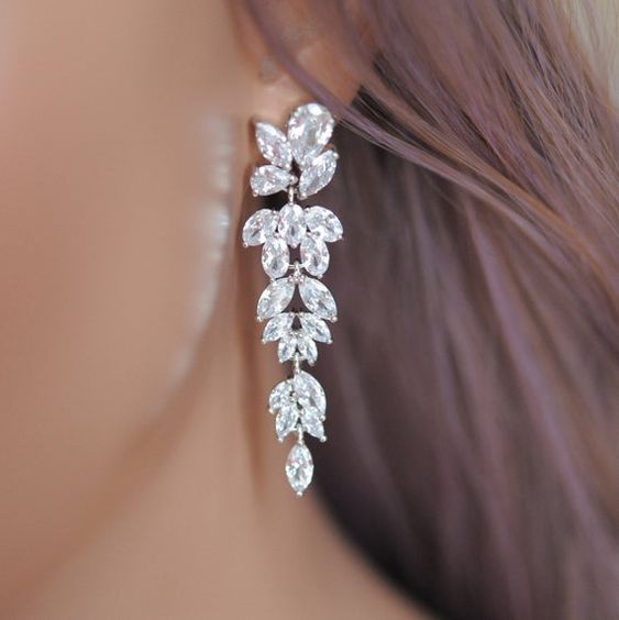 High-end long floral earrings for women, niche face-enhancing small dress earrings, temperament exaggerated bridal earrings