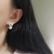   New exquisite leaf earrings imitation pearl magazine style temperament accessories fashion design earrings