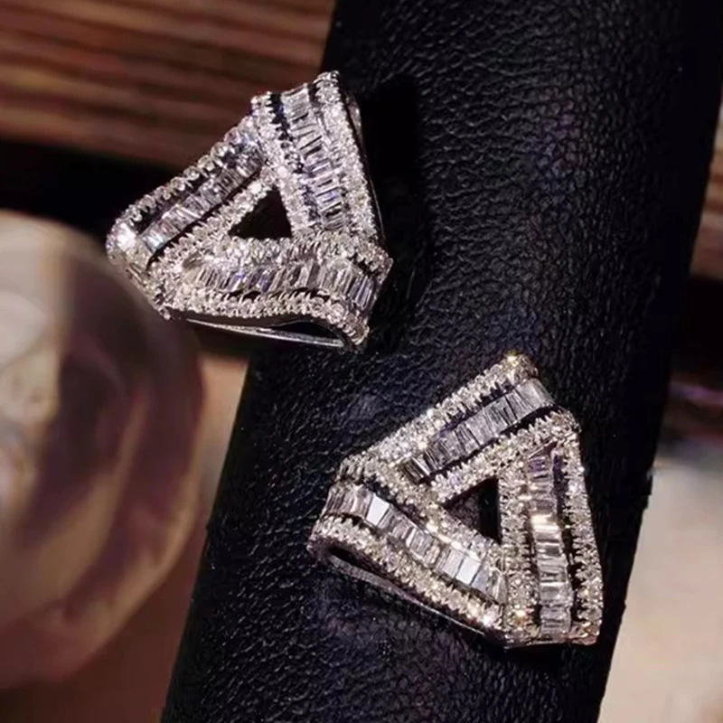 European and American style simple hollow triangle earrings for daily wear, exquisite earrings, factory direct sales jewelry