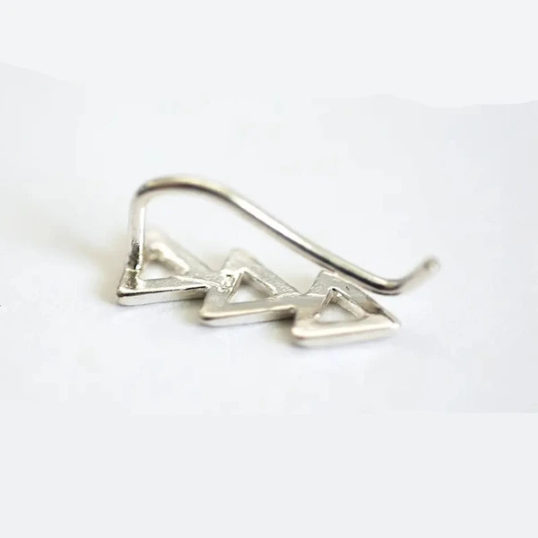 New exquisite small earrings basic versatile student trend earrings style Japanese and Korean sweet earrings