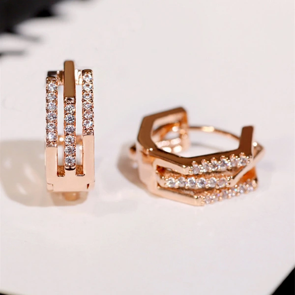 2024 new style high-end earrings temperament Korean fashion earrings lines atmospheric commuter earrings