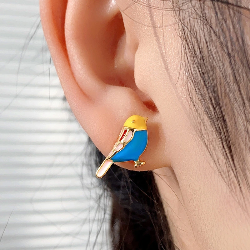 French oil drop gold-rimmed earrings with cute colorful birds, new small earrings, magazine style, hot style