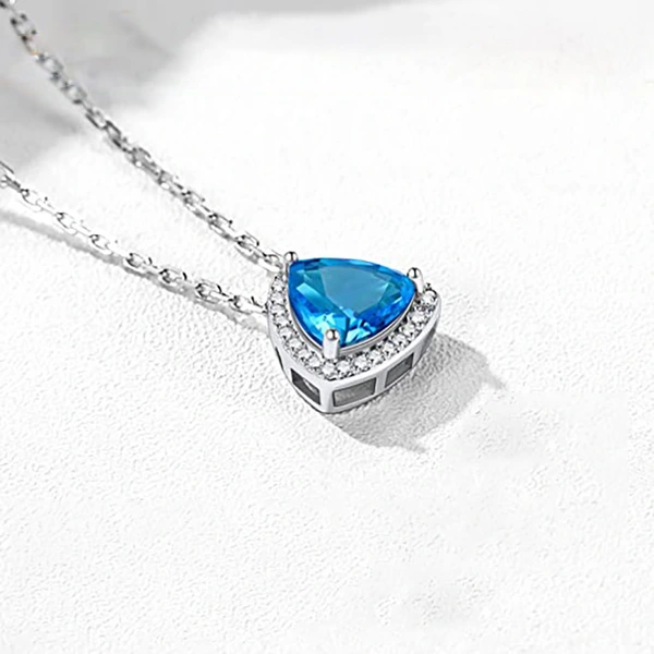  New product live broadcast simulation temperament pendant heart of the ocean triangular necklace beating heart retro necklace