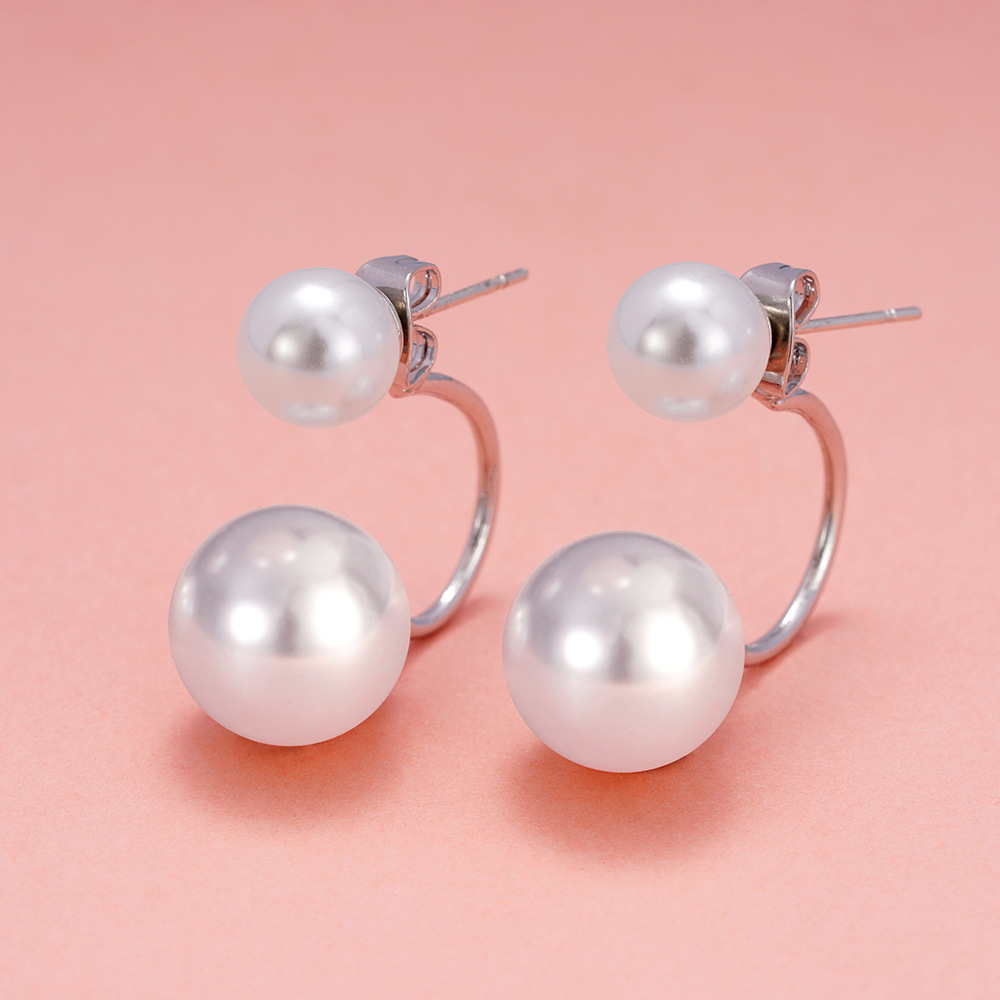   Hot selling imitation pearl earrings Japanese and Korean style temperament hanging earrings Korean version simple female earrings