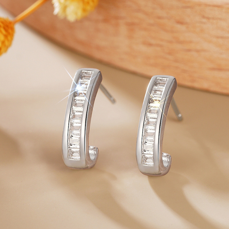  Exquisite commuter simple geometric earrings for women, fashionable daily matching accessories inlaid with zircon popular style