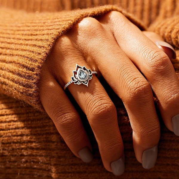 Old flame shaped lotus ring Chinese style ring retro wide face ring personality single ring