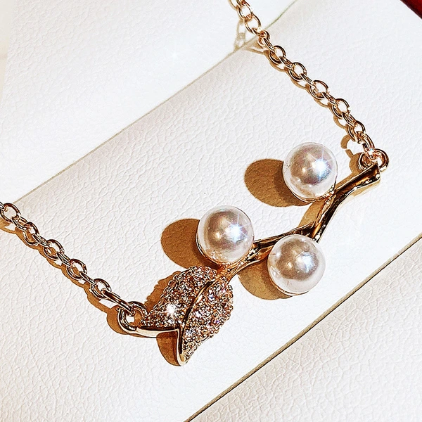 Trendy Japanese and Korean style necklace, creative rose imitation pearl necklace for women, exquisite zircon clavicle chain