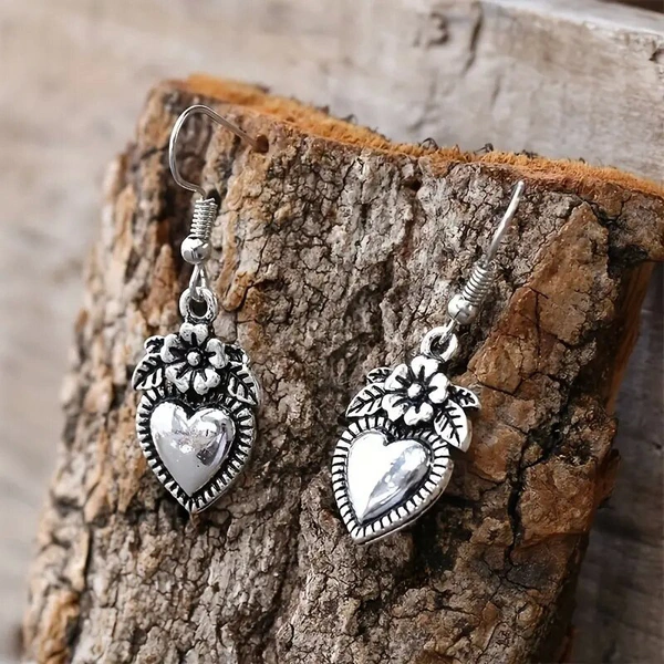 European and American popular earrings retro blackened old style love flower earrings heart-shaped female ear hooks