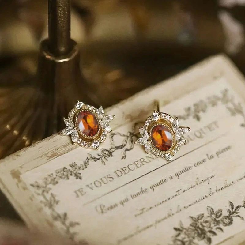  European and American literary palace style earrings for women, elegant and classical jewelry, fashionable and elegant design