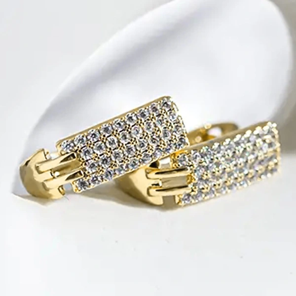  Trendy exquisite micro-inlaid earrings for women, classic and simple small earrings, popular online celebrity style, popular French earrings