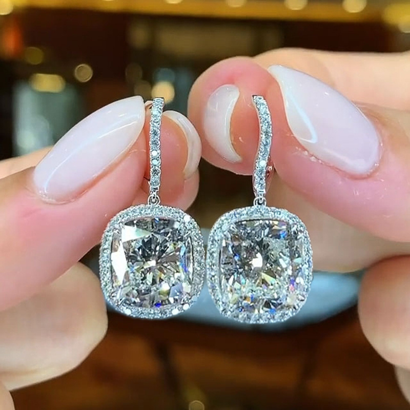  Korean exquisite new earrings fashionable and luxurious super shiny earrings with geometric shapes, factory direct sales