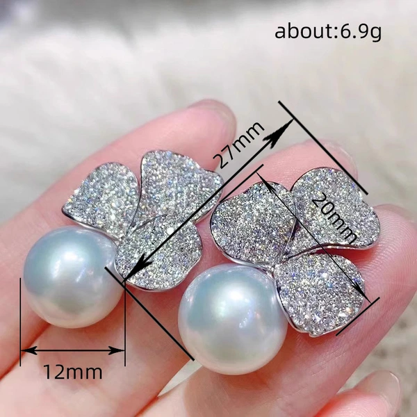 Clover imitation pearl earrings for women, fashionable, exquisite and shining earrings, light luxury style, high-end small fragrance style earrings
