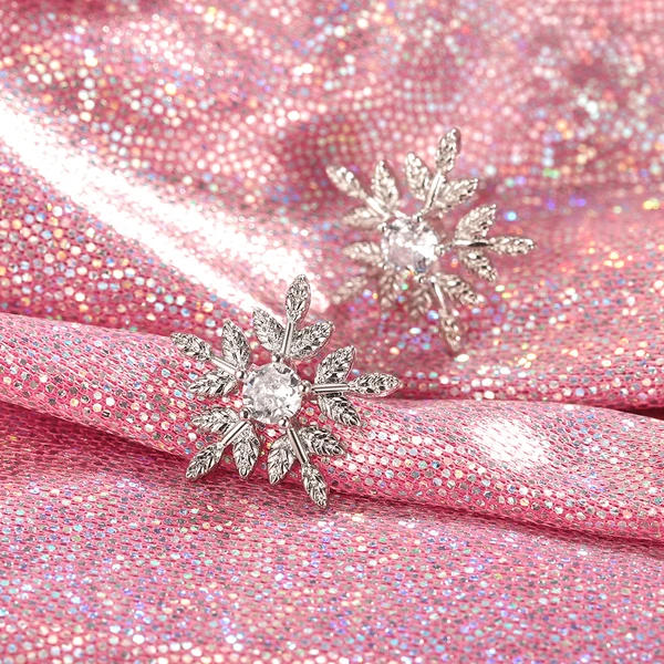    New Sweet Snowflake Shape Women's Earrings Exquisite Zircon Holiday Gift Earrings Wholesale