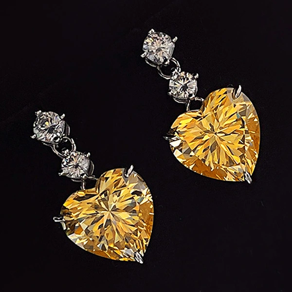Chinese Valentine's Day gentle love heart earrings inlaid with zircon sweet jewelry fashionable and elegant daily matching style