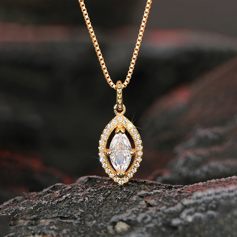  High-end cool style necklace temperament double-layer horse eye micro-inlaid sweater chain fashionable niche versatile necklace