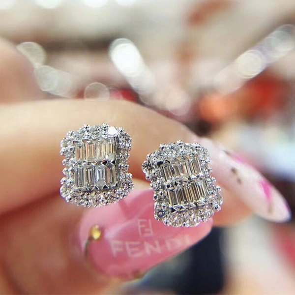 Foreign hot-selling fashionable and versatile square crystal earrings, high-end 3A zircon earrings wholesale