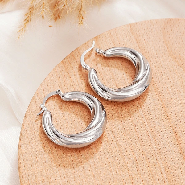Hot selling French style Hong Kong style earrings for women French fashion matching accessories texture design popular earrings