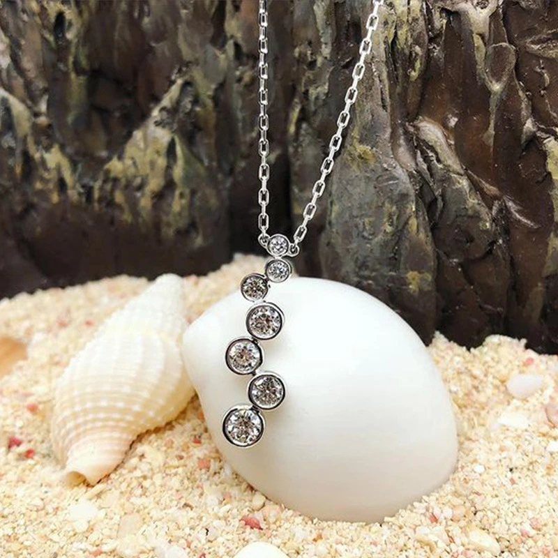 European and American versatile temperament pendant hot selling creative niche design zircon necklace Valentine's Day gift accessories