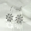   Hot-selling floral earrings, European and American fashion, women's small daisy ear hooks, factory direct sales, hot-selling earrings
