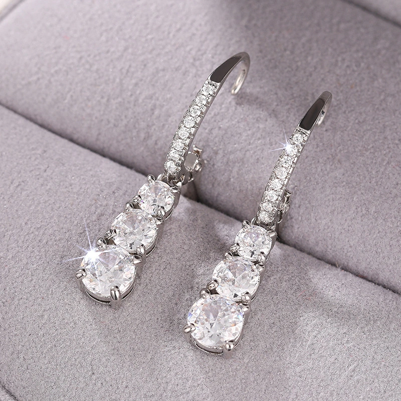 New long elegant earrings for women, geometric jewelry, factory direct sales, fashionable and high-end, internet celebrity style
