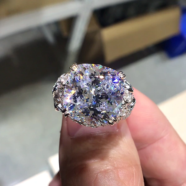 European and American jewelry hot selling hollow pattern inlaid zircon ring high-end retro luxury women's ring